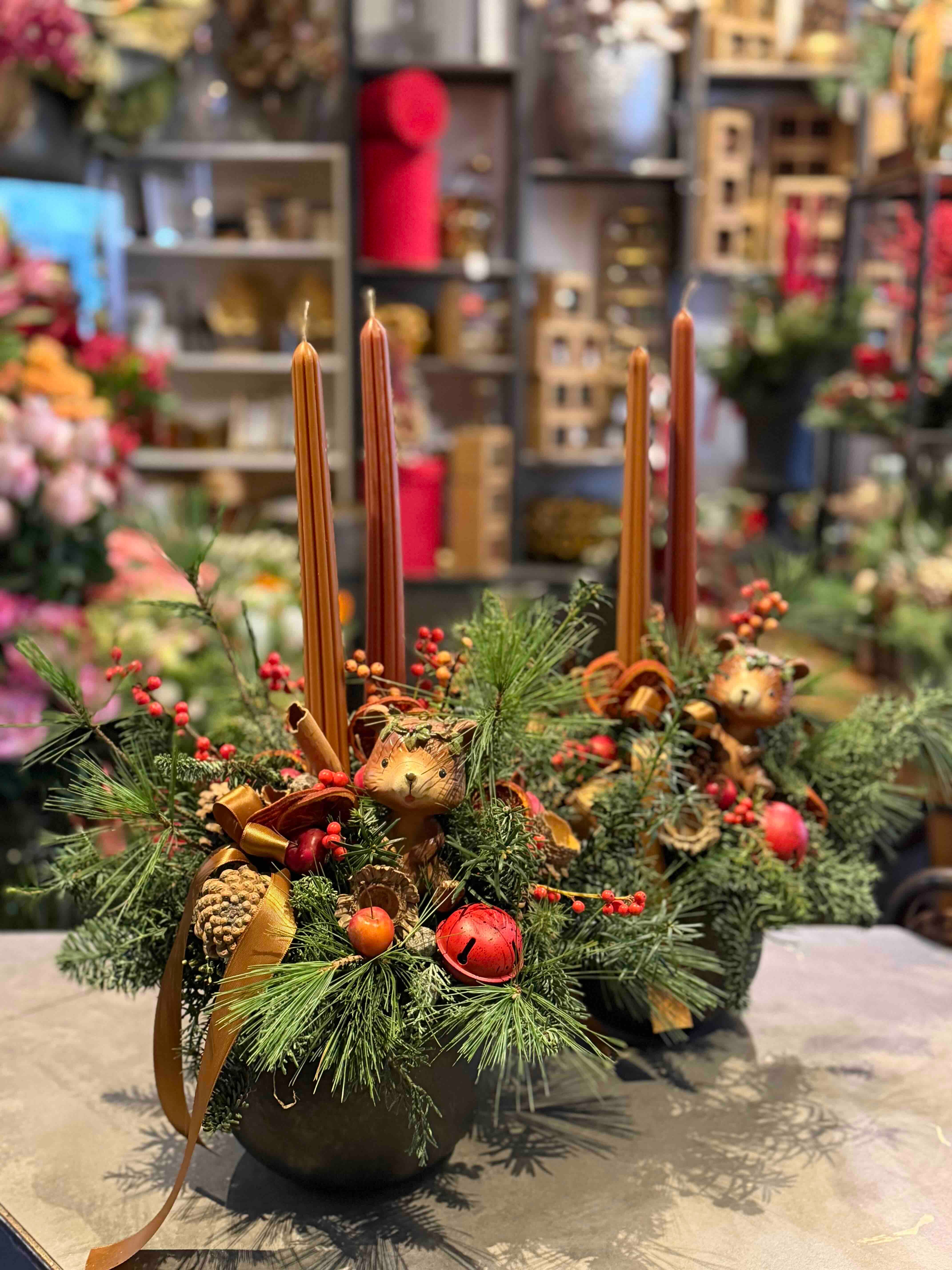 Asztaldísz kis figurával