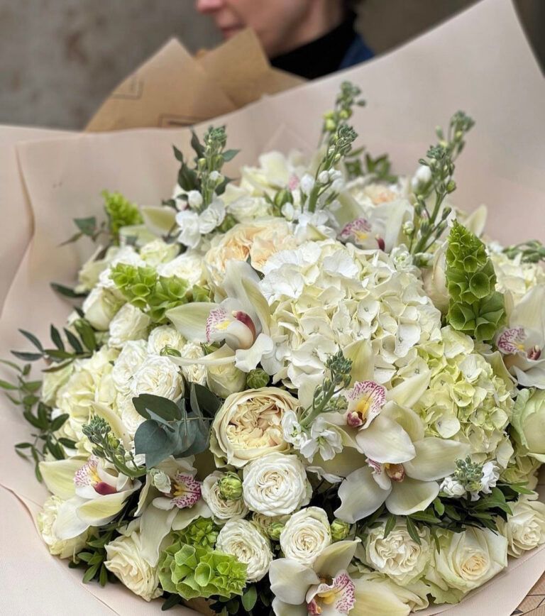 Krém-Fehér virágcsokor